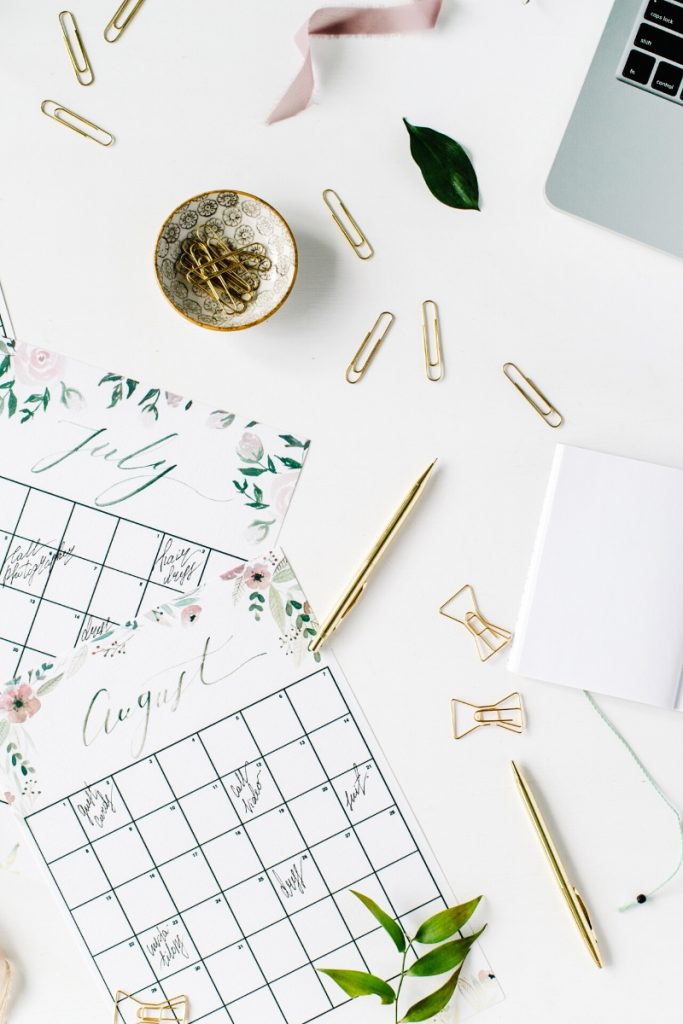 Monthly calendars to set monthly goals for your New Year's Resolution