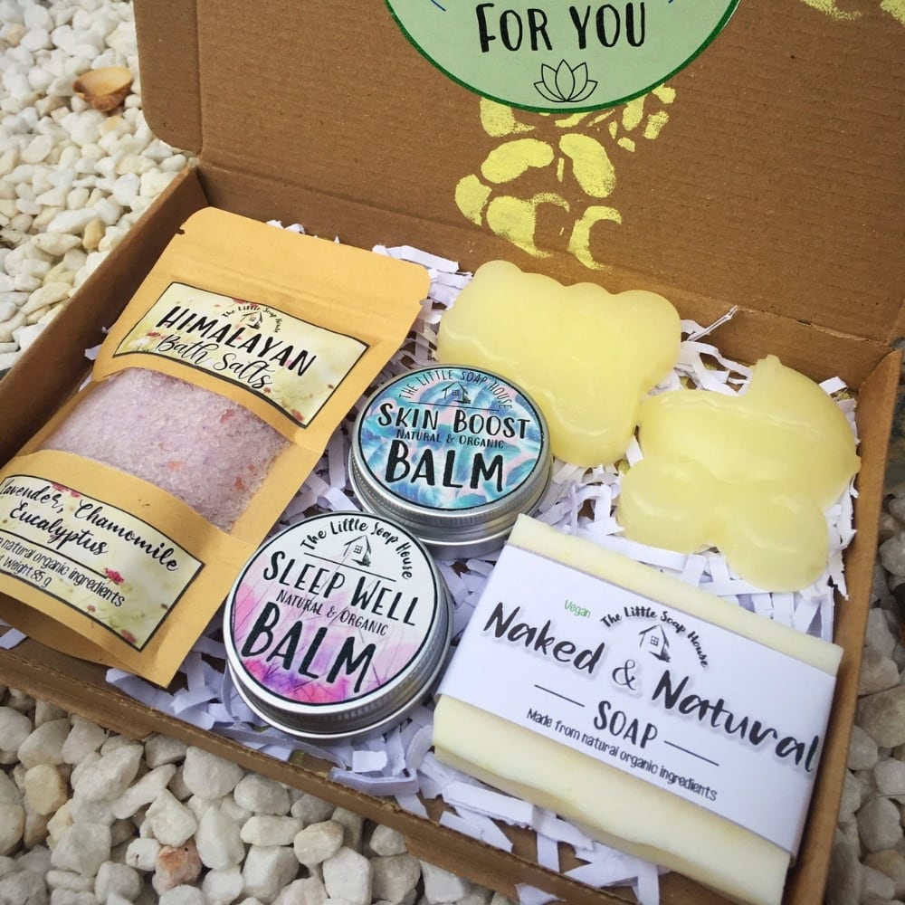 Mummy Pamper Gift Box from The Little Soap House, a great premade new mom organic gift basket.