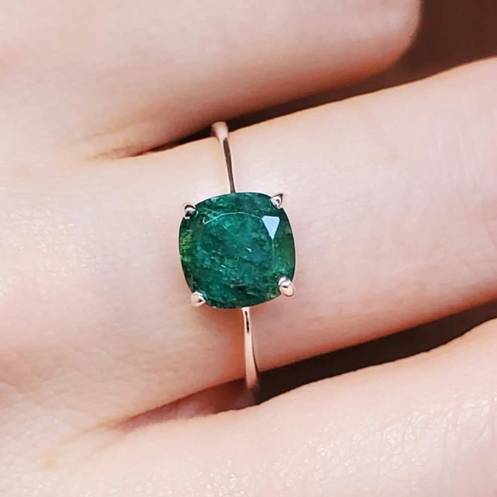 Emerald Ring from Jewelry Saving Lives